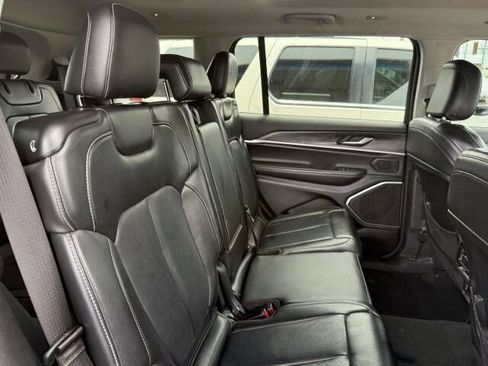 Used 2022 Jeep Grand Cherokee L Limited RWD image 14