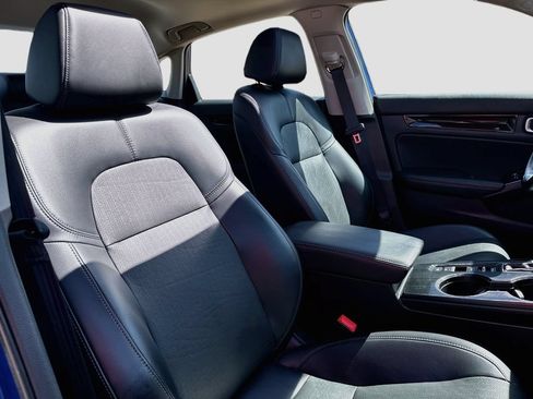 Used 2023 Honda Civic Touring image 29