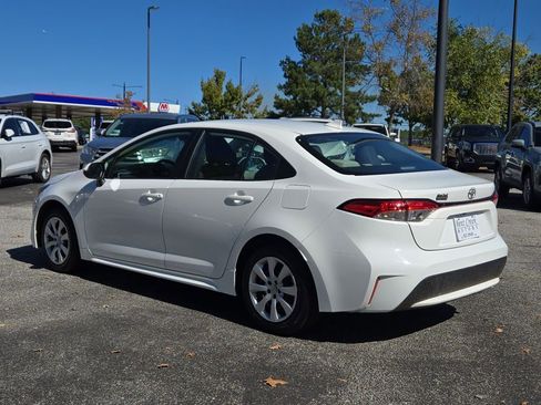 Used 2022 Toyota Corolla LE image 10