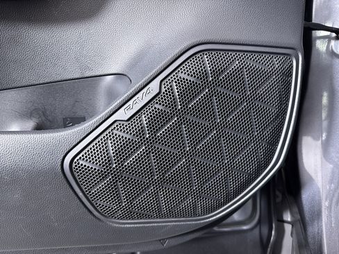 Used 2019 Toyota RAV4 XLE image 25