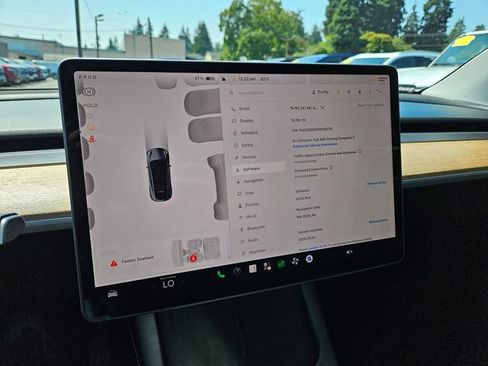 Used 2023 Tesla Model Y Long Range AWD/4WD image 34