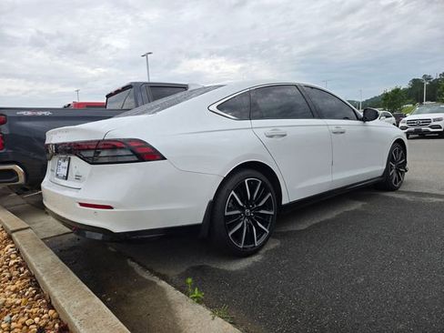 Used 2024 Honda Accord Touring image 5