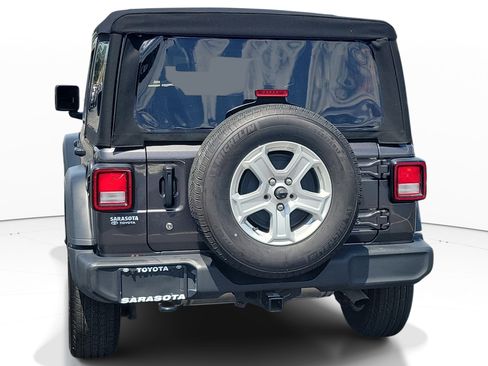 Used 2018 Jeep Wrangler Unlimited Sport AWD/4WD image 5