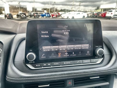 Used 2023 Nissan Rogue SV image 22