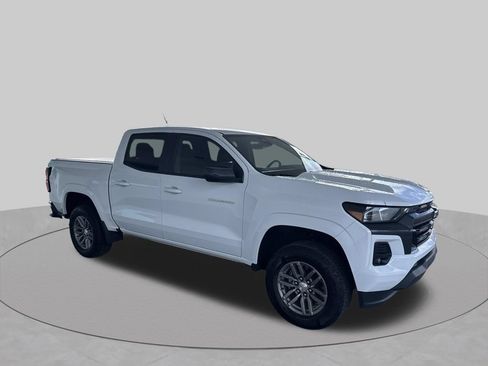 Used 2024 Chevrolet Colorado LT w/ LT Convenience Package II RWD image 12