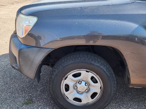 Used 2014 Toyota Tacoma 2WD Regular Cab image 6