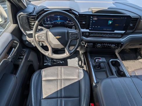 Used 2023 Chevrolet Silverado 1500 High Country w/ High Country Premium Package AWD/4WD image 18