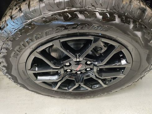 New 2026 GMC Canyon Elevation w/ Convenience Package image 18