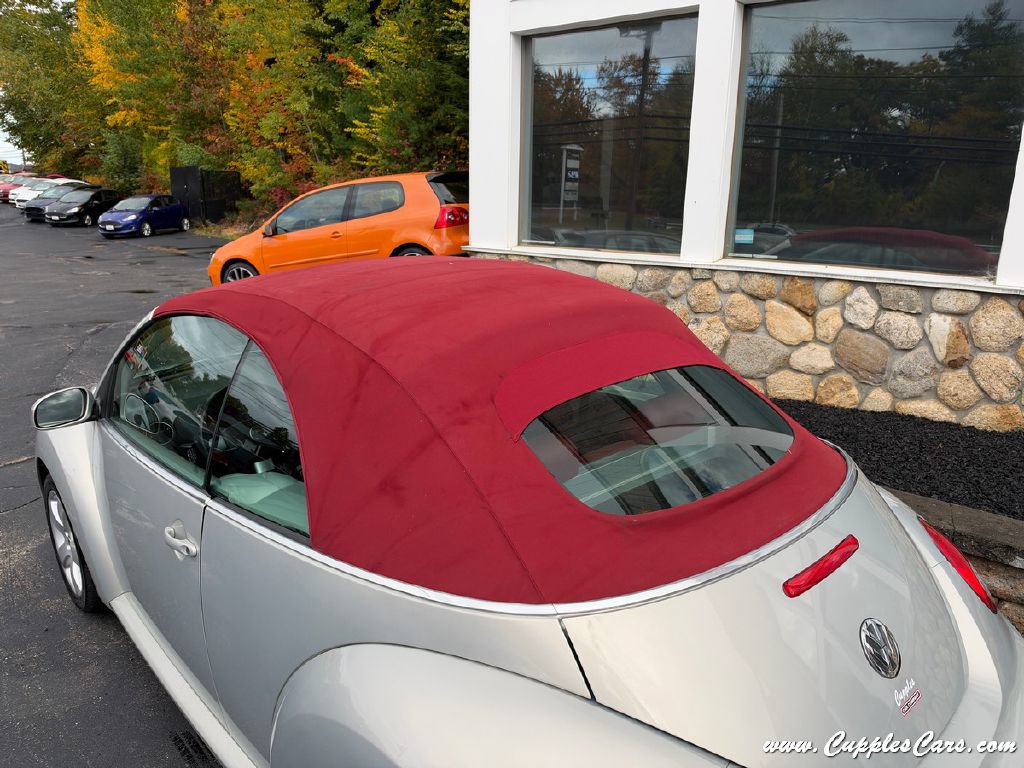 Used 2009 Volkswagen Beetle Blush FWD image 12