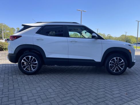 Used 2025 Chevrolet TrailBlazer LT image 6