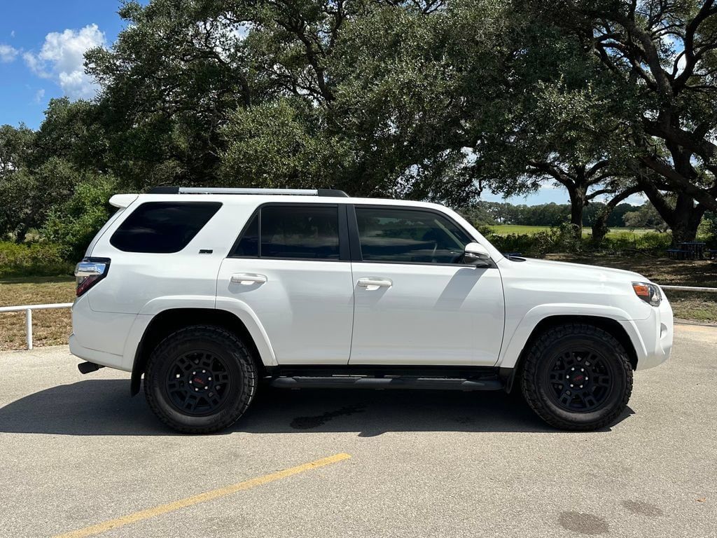 Used 2021 Toyota 4Runner SR5 Premium w/ Moonroof Package RWD image 4