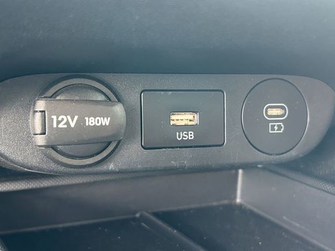 Used 2024 Hyundai Elantra Limited FWD image 17