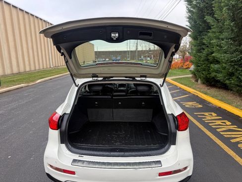 Used 2016 INFINITI QX50 Base AWD 4dr Crossover w/ Premium Plus Package image 36