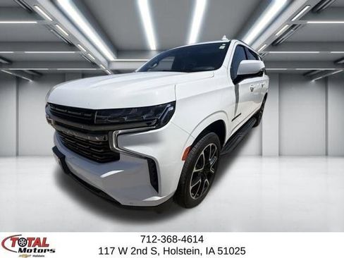 Used 2022 Chevrolet Suburban RST w/ Luxury Package AWD/4WD image 3