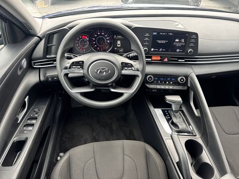 Used 2023 Hyundai Elantra SEL image 23