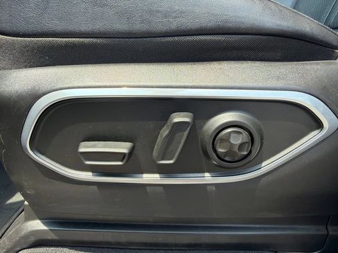 Used 2024 Jeep Wagoneer Series II w/ Flexible Seating Group RWD image 34