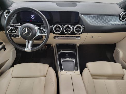 Used 2025 Mercedes-Benz GLA 250 4MATIC image 17