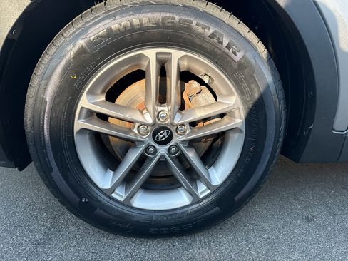 Used 2018 Hyundai Santa Fe Sport image 9