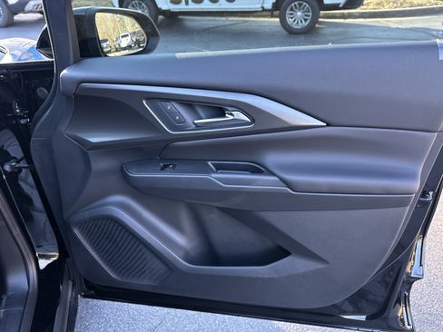 New 2026 Chevrolet Equinox EV LT image 16