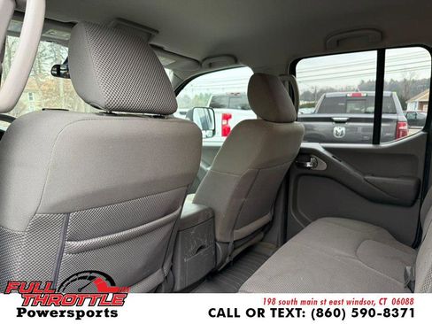 Used 2015 Nissan Frontier SV image 22