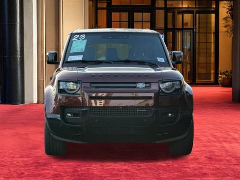 Used 2023 Land Rover Defender 130 X-Dynamic SE image 7