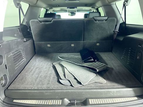 Used 2017 Chevrolet Suburban LT image 34
