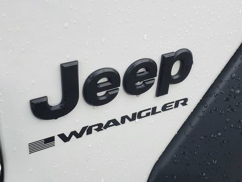 Used 2025 Jeep Wrangler Sport image 6
