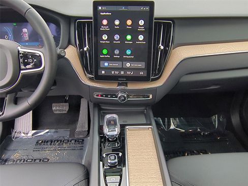 New 2026 Volvo XC60 B5 Plus w/ Protection Package Premier AWD/4WD image 15