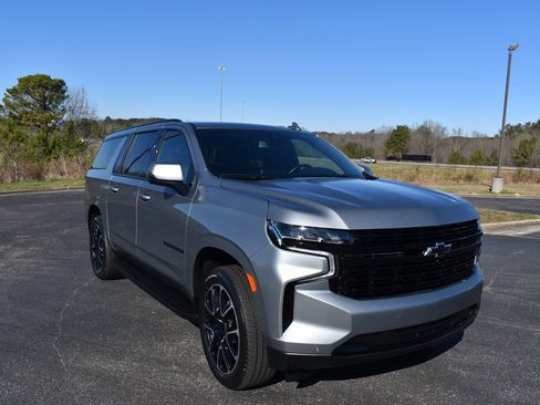 Certified 2024 Chevrolet Suburban RST w/ Luxury Package image 1