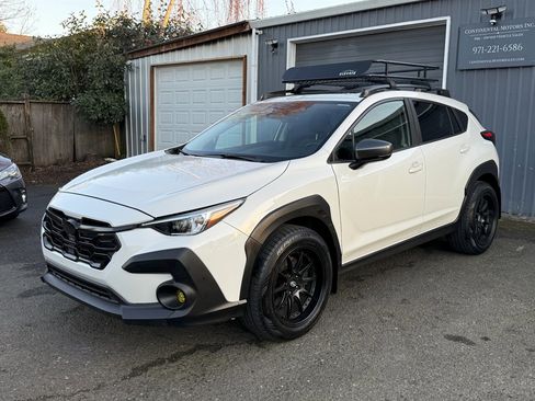 Used 2025 Subaru Crosstrek 2.0i Premium image 3