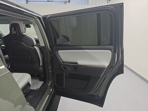 Used 2023 Rivian R1S Launch Edition AWD/4WD image 19