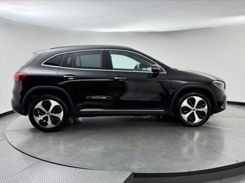 Used 2025 Mercedes-Benz GLA 250 image 9