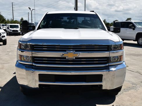Used 2018 Chevrolet Silverado 2500 W/T RWD image 2