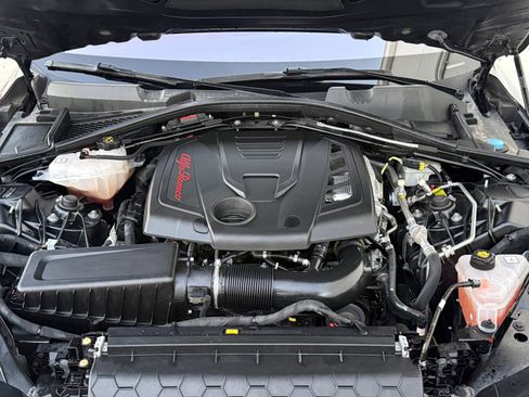 Used 2022 Alfa Romeo Giulia Veloce image 31