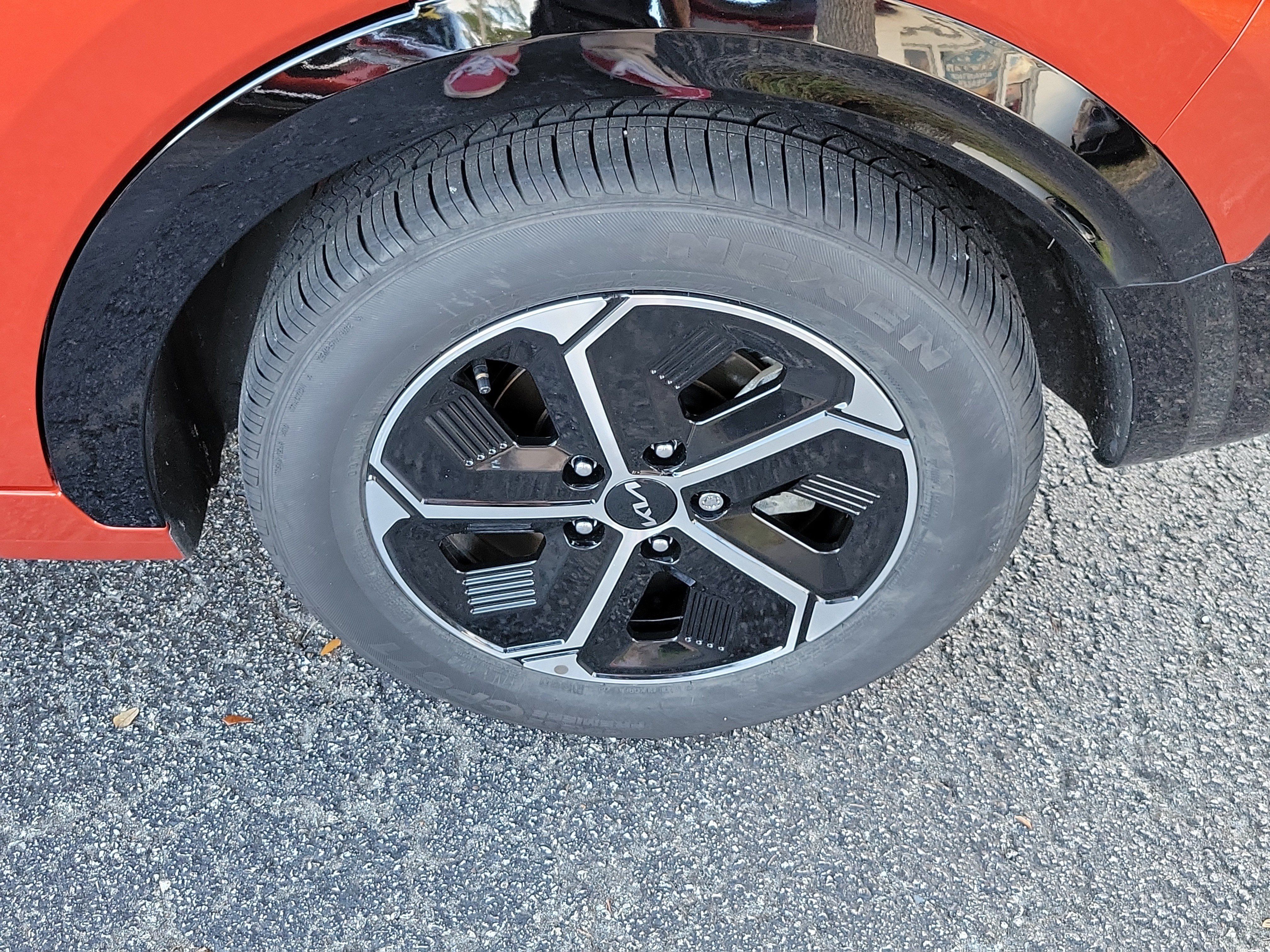 Certified 2023 Kia Niro FWD image 39