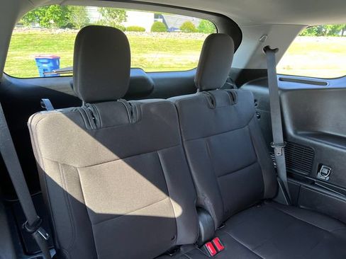 Used 2022 Ford Explorer XLT AWD/4WD image 33
