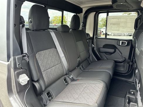 New 2025 Jeep Gladiator Mojave w/ Steel Bumper Group image 26