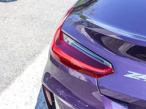 Used 2024 BMW Z4 M40i w/ Premium Package image 7