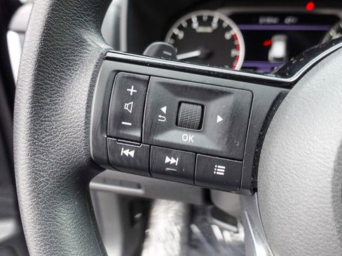 Used 2023 Nissan Rogue SV image 13