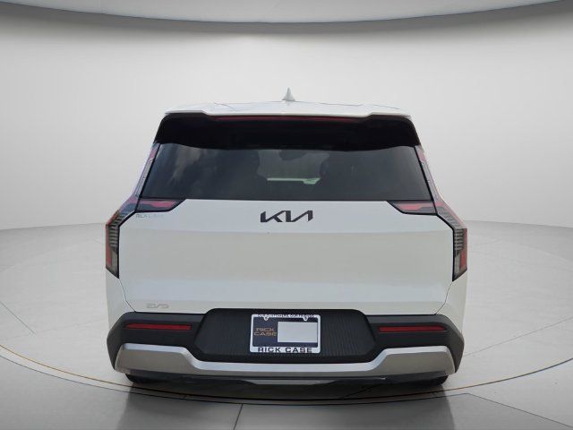 Used 2024 Kia EV9 Light Long Range RWD image 5