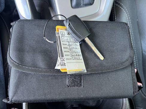 Used 2012 Ford Focus SEL image 25