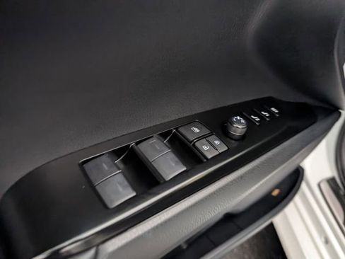 Used 2025 Toyota Camry XLE w/ Premium Plus Package image 16