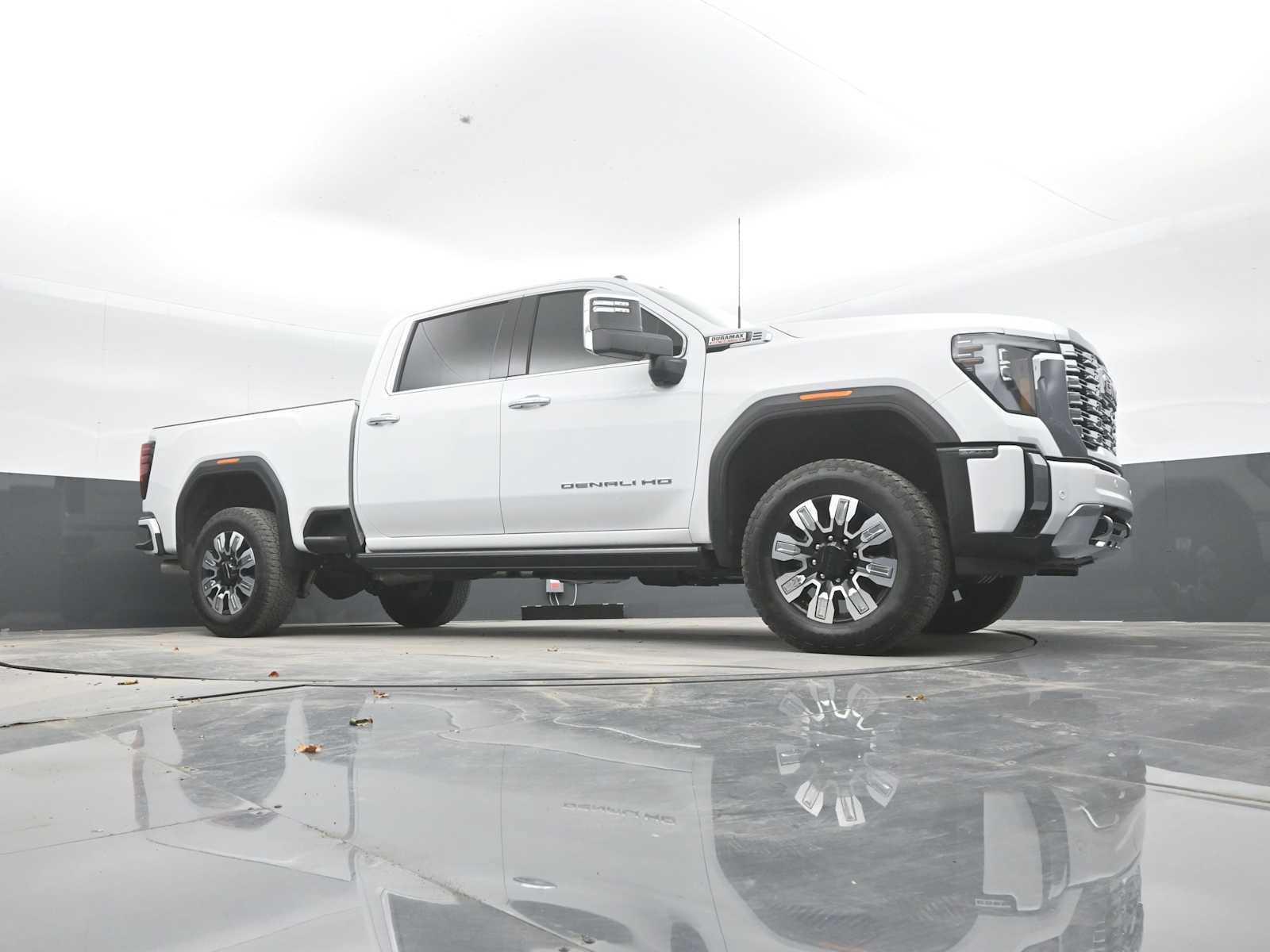 Used 2024 GMC Sierra 2500 Denali w/ Denali Reserve Package AWD/4WD image 27