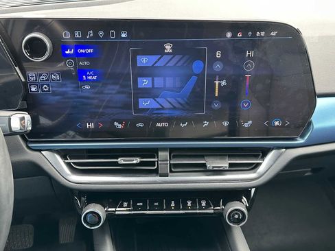 Used 2024 Chevrolet Equinox EV LT image 26