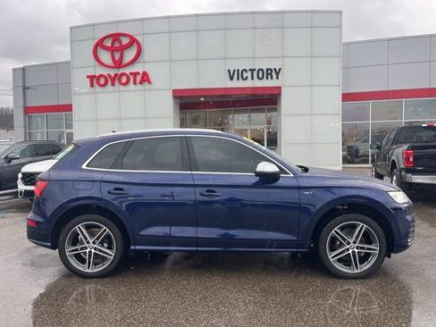 Used 2018 Audi SQ5 Premium Plus w/ Navigation Package image 3