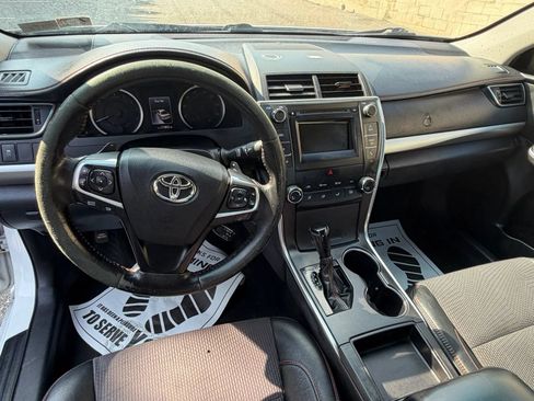 Used 2017 Toyota Camry SE FWD image 14