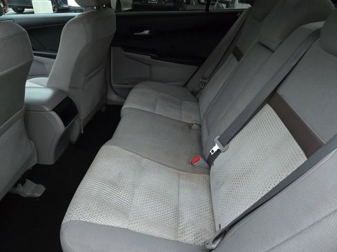 Used 2012 Toyota Camry LE image 10
