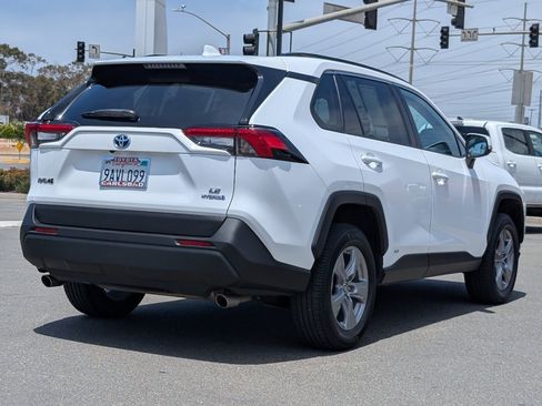 Used 2022 Toyota RAV4 LE AWD/4WD image 13