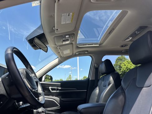 Used 2023 Kia Telluride S w/ S Sunroof Package FWD image 31