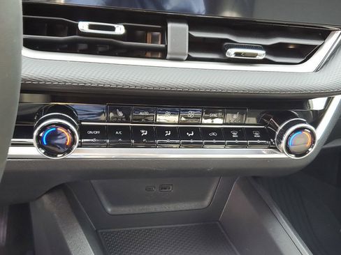 New 2026 Chevrolet Equinox LT w/ Convenience Package II AWD/4WD image 26